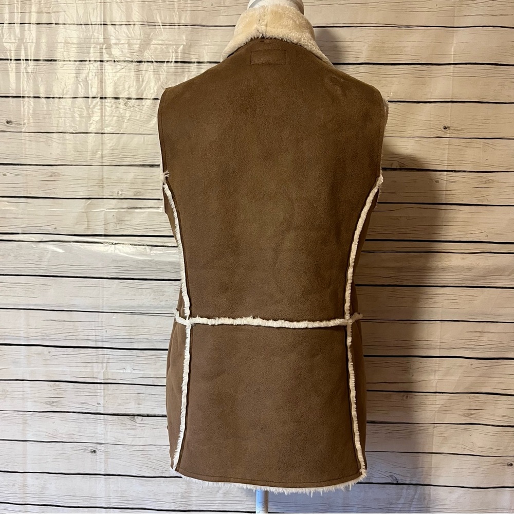 Jones New York Brown and Cream Faux Fur Vest - Picture 5 of 12